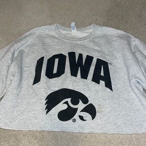 Cropped crewneck